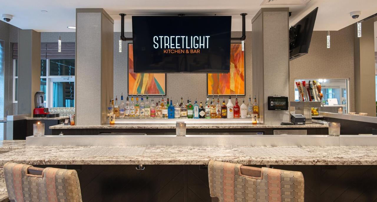 Holiday Inn & Suites Philadelphia W - Drexel Hill By Ihg Buitenkant foto