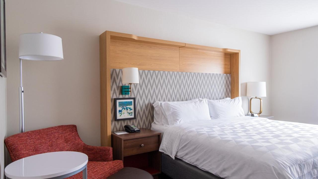 Holiday Inn & Suites Philadelphia W - Drexel Hill By Ihg Buitenkant foto